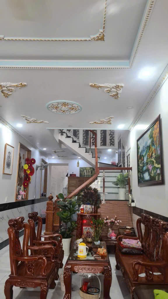 Nhà mặt tiền Lê Thị Hoa - Kinh Doanh tốt - SHR, Hoàn Công đầy đủ, Công Chứng ngay trong ngày